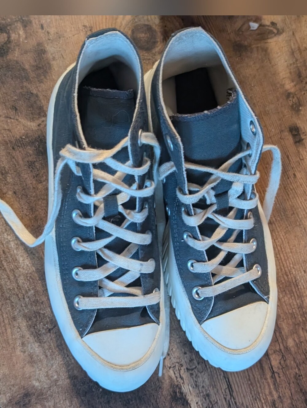Converse Chuck Taylor All Star Lugged 2.0 Womens High Top Shoes